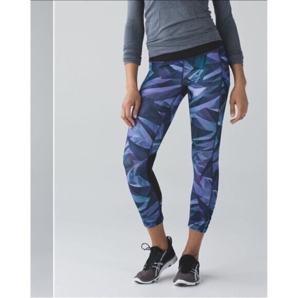 Lululemon Speed Crop Leggings size 4 Blue Black activewear - Picture 1 of 14